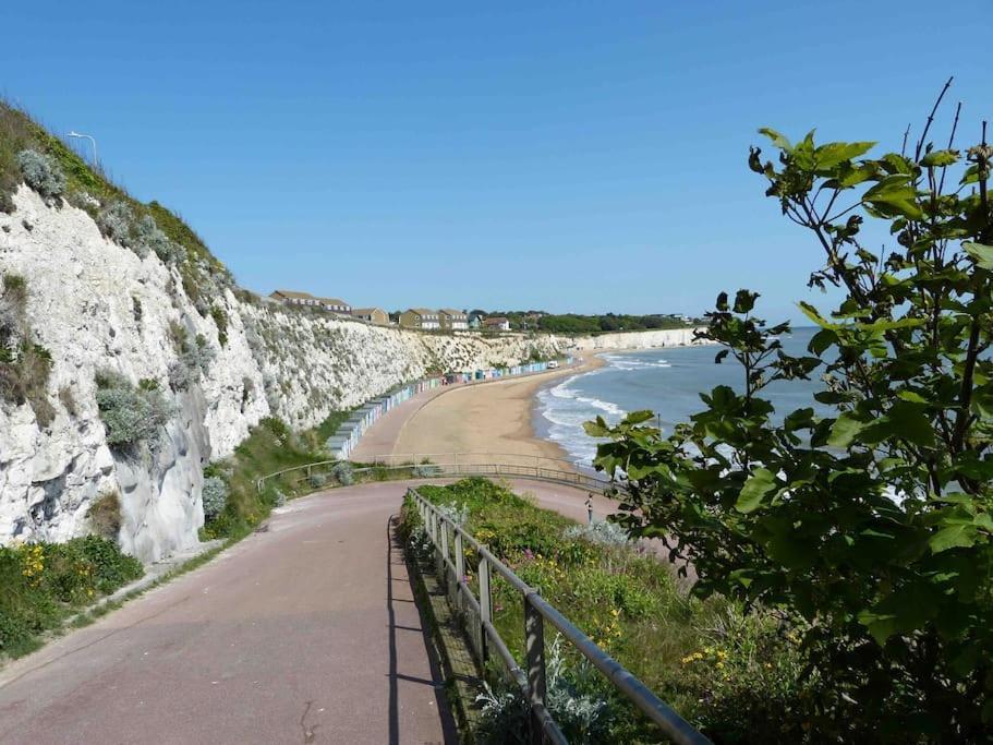 Appartamento Amazing Sea Views And Much More…. Broadstairs Esterno foto